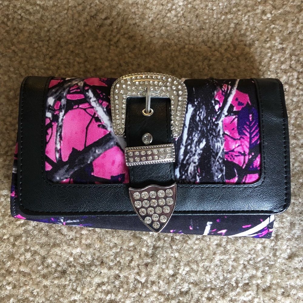 Muddy girl camo wallet